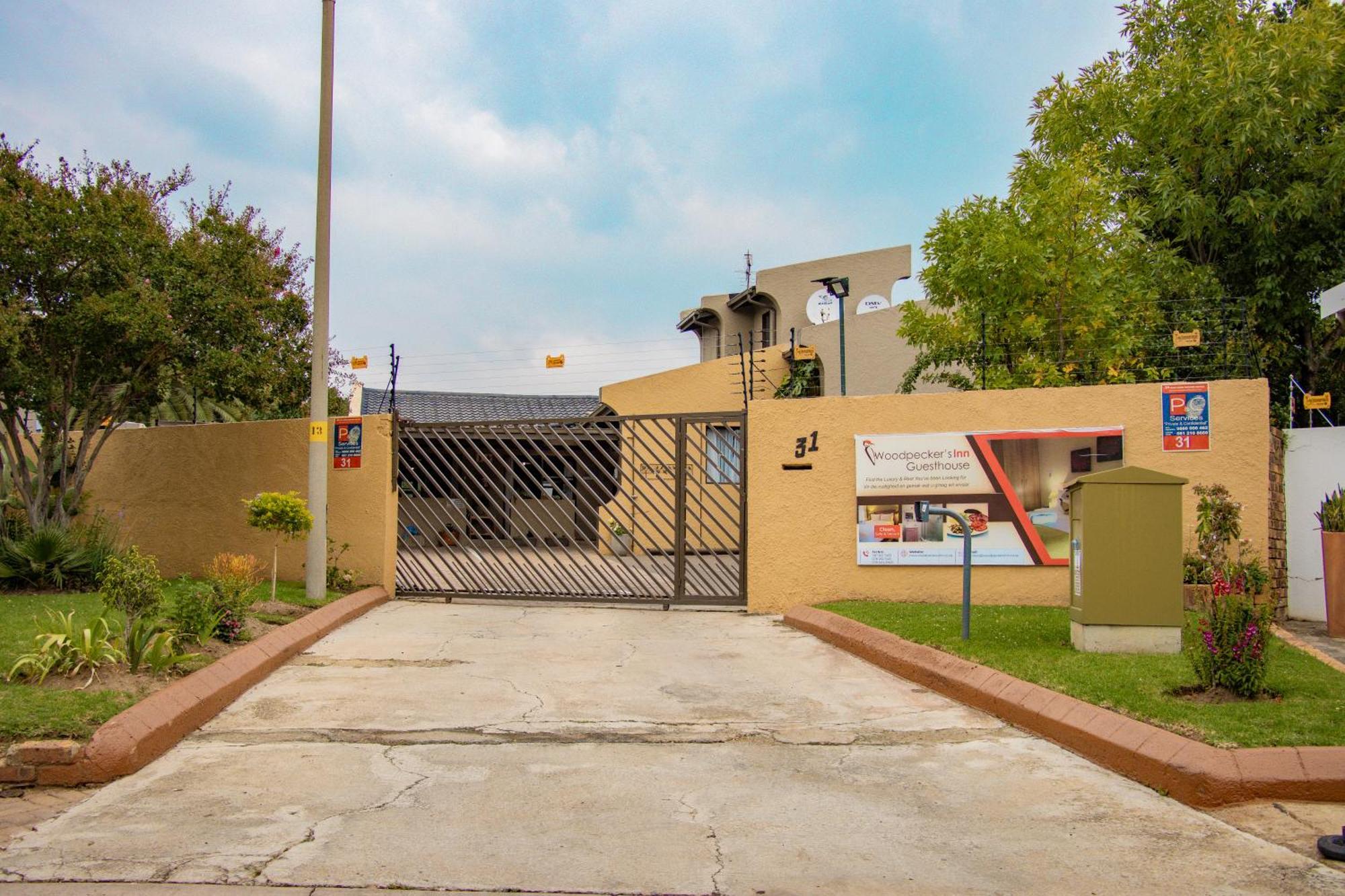 Woodpecker'S Inn Guest House Kempton Park Exterior foto