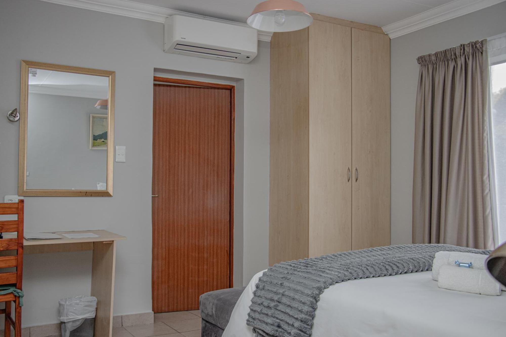 Woodpecker'S Inn Guest House Kempton Park Exterior foto