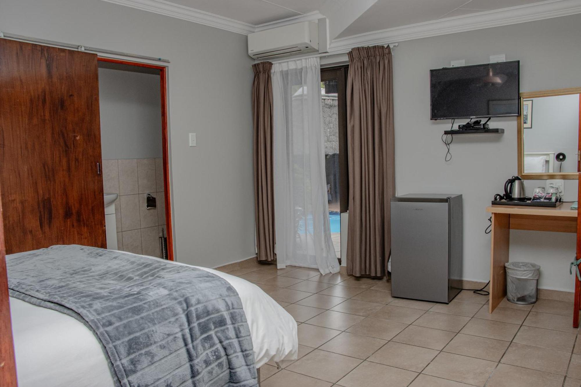 Woodpecker'S Inn Guest House Kempton Park Exterior foto